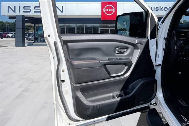 Used 2023 Nissan Titan PRO-4X w/ Pro-4x Convenience Package AWD/4WD image 20