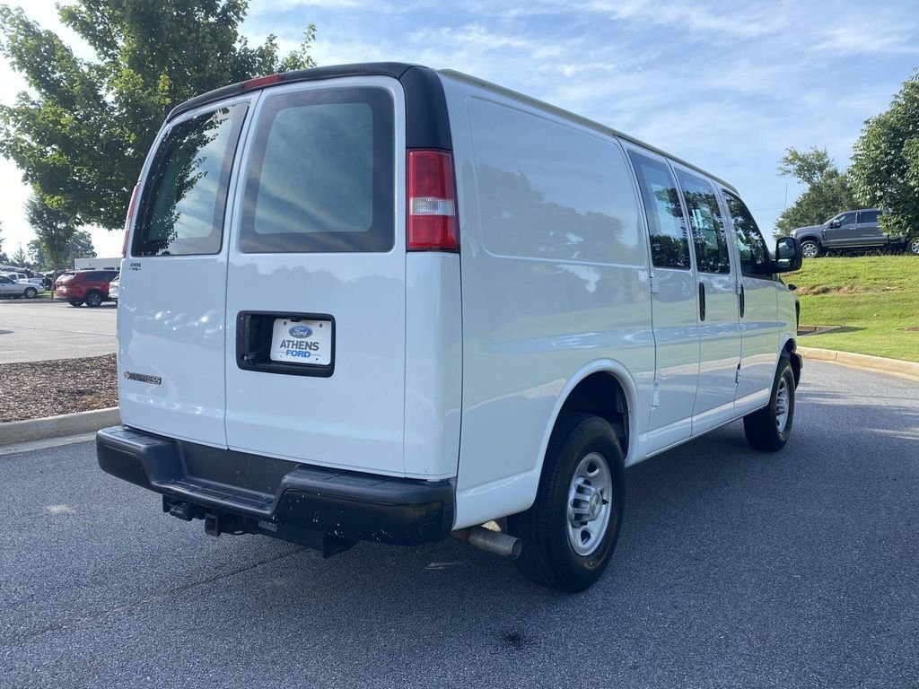 Used 2021 Chevrolet Express 2500 w/ Driver Convenience Package RWD image 3