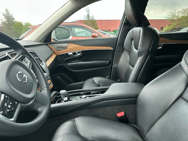 Used 2023 Volvo XC90 B6 Plus w/ Protection Package AWD/4WD image 7