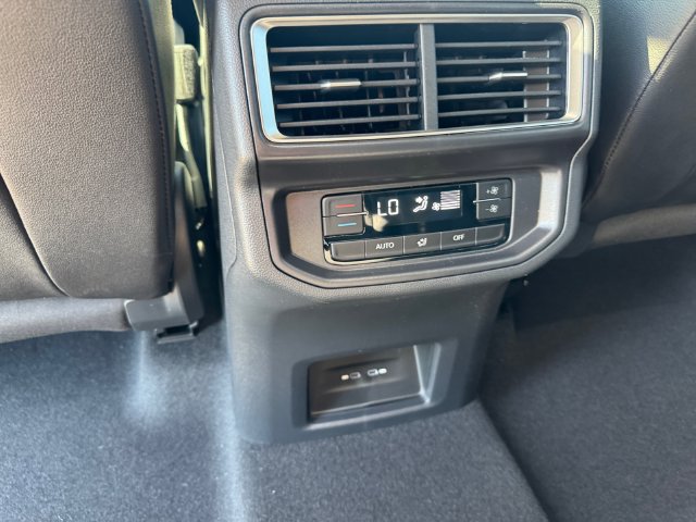 New 2026 Volkswagen Atlas SE FWD image 12