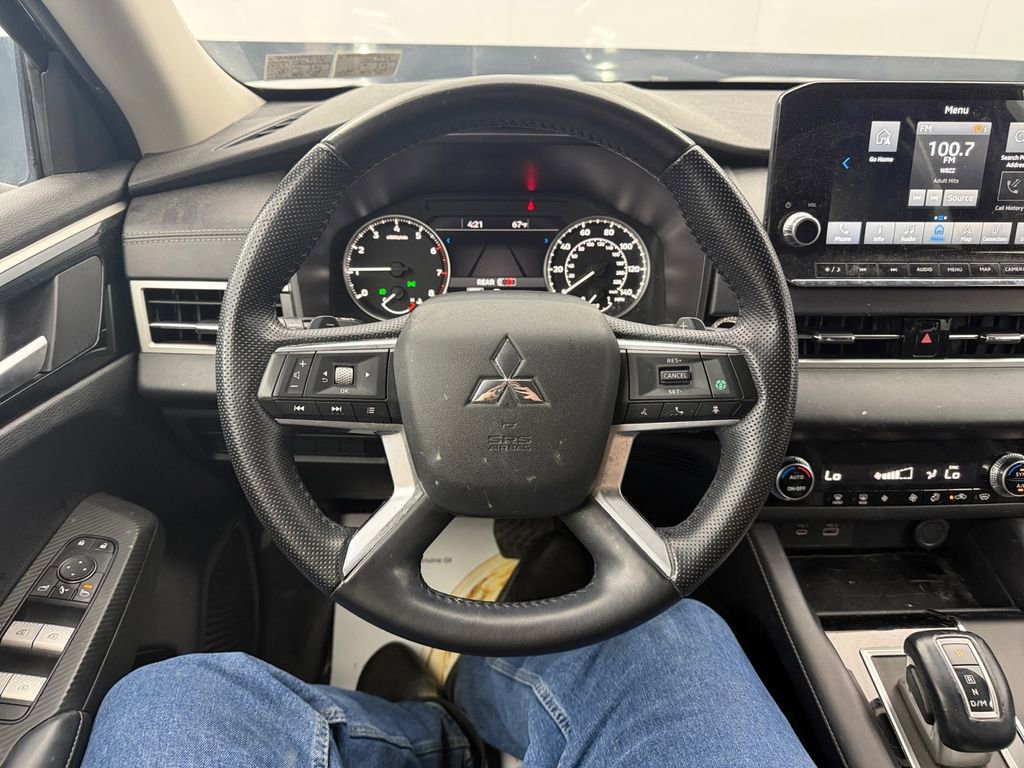 Used 2023 Mitsubishi Outlander SE AWD/4WD image 15