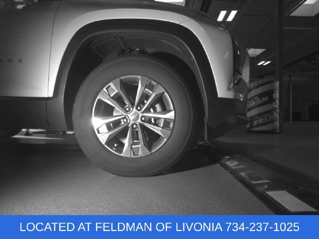 Used 2025 Chevrolet Equinox LT FWD image 30
