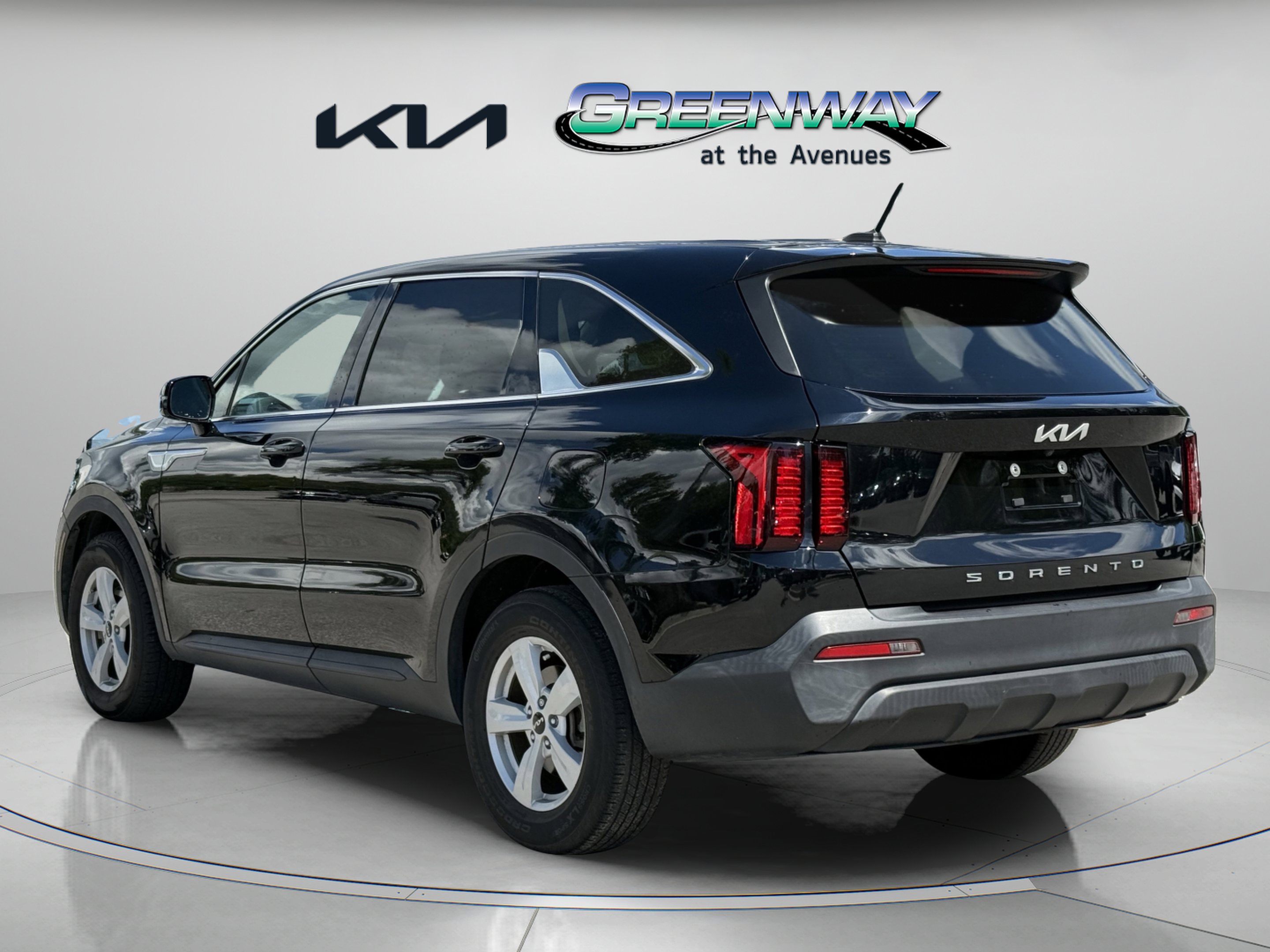 Used 2022 Kia Sorento LX FWD image 4