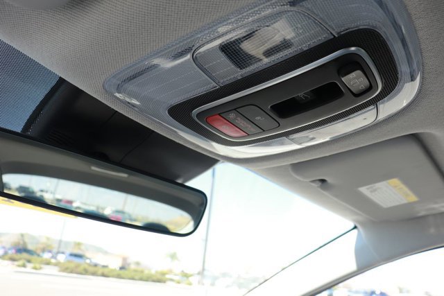 Used 2025 Hyundai Elantra Limited image 27