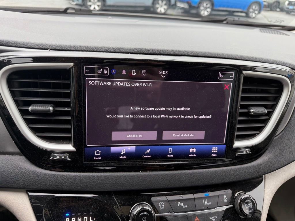 Used 2022 Chrysler Pacifica Touring-L FWD image 17