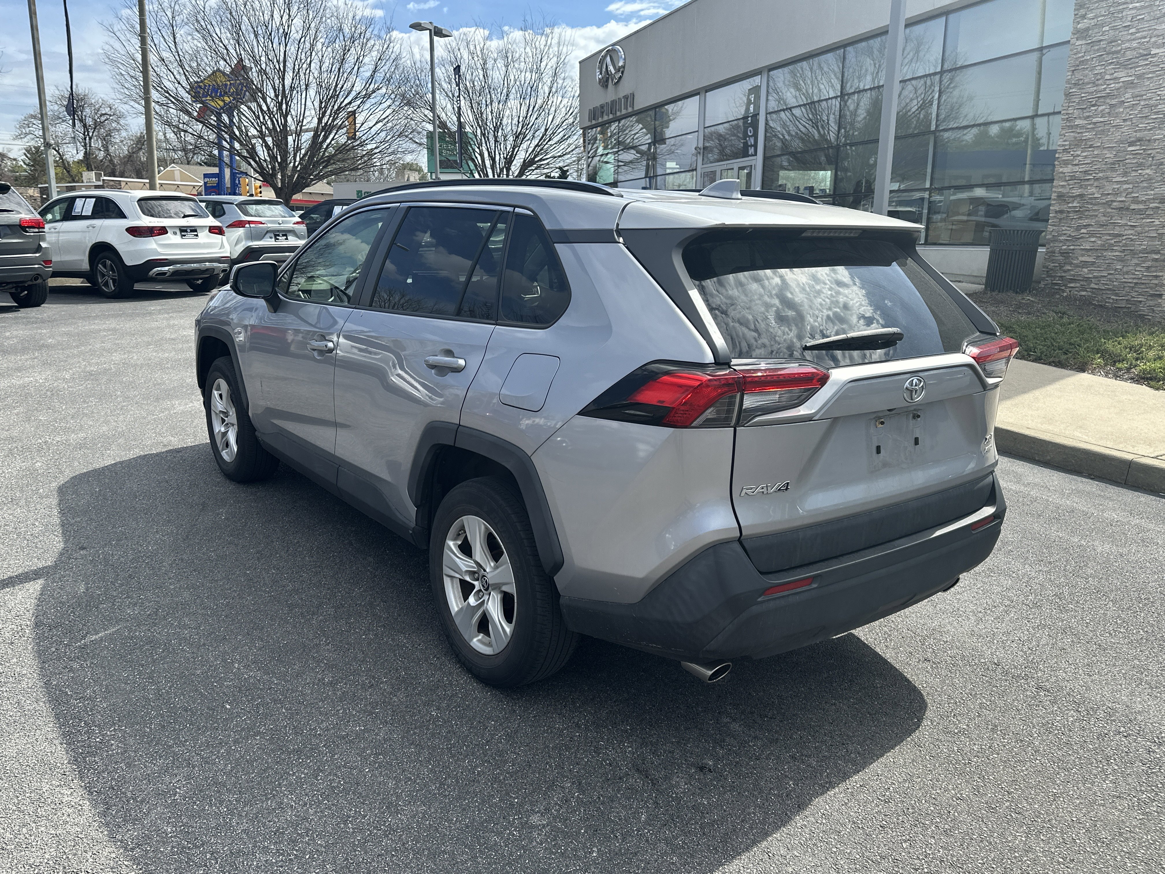 Used 2019 Toyota RAV4 XLE w/ All Weather Liner Package image 5