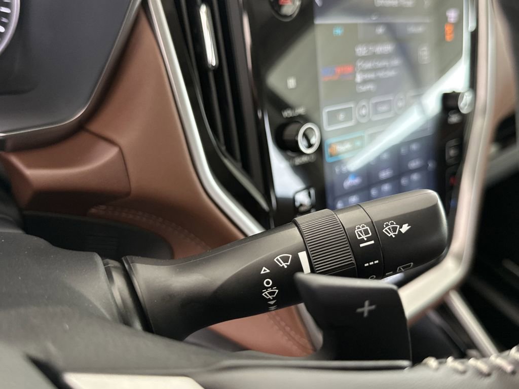 Used 2025 Subaru Outback Touring w/ Popular Package #2 image 23