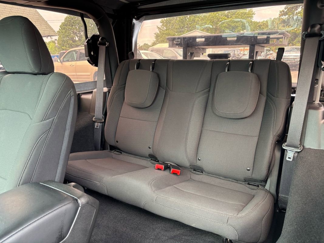 Used 2023 Jeep Wrangler Sport AWD/4WD image 18