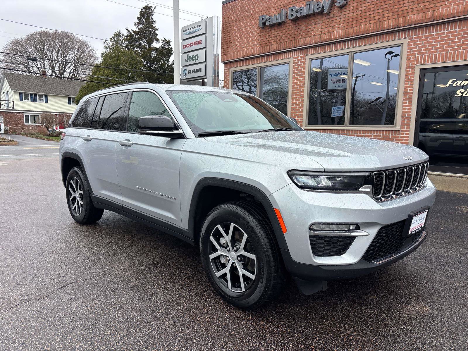 Used 2024 Jeep Grand Cherokee Limited image 27