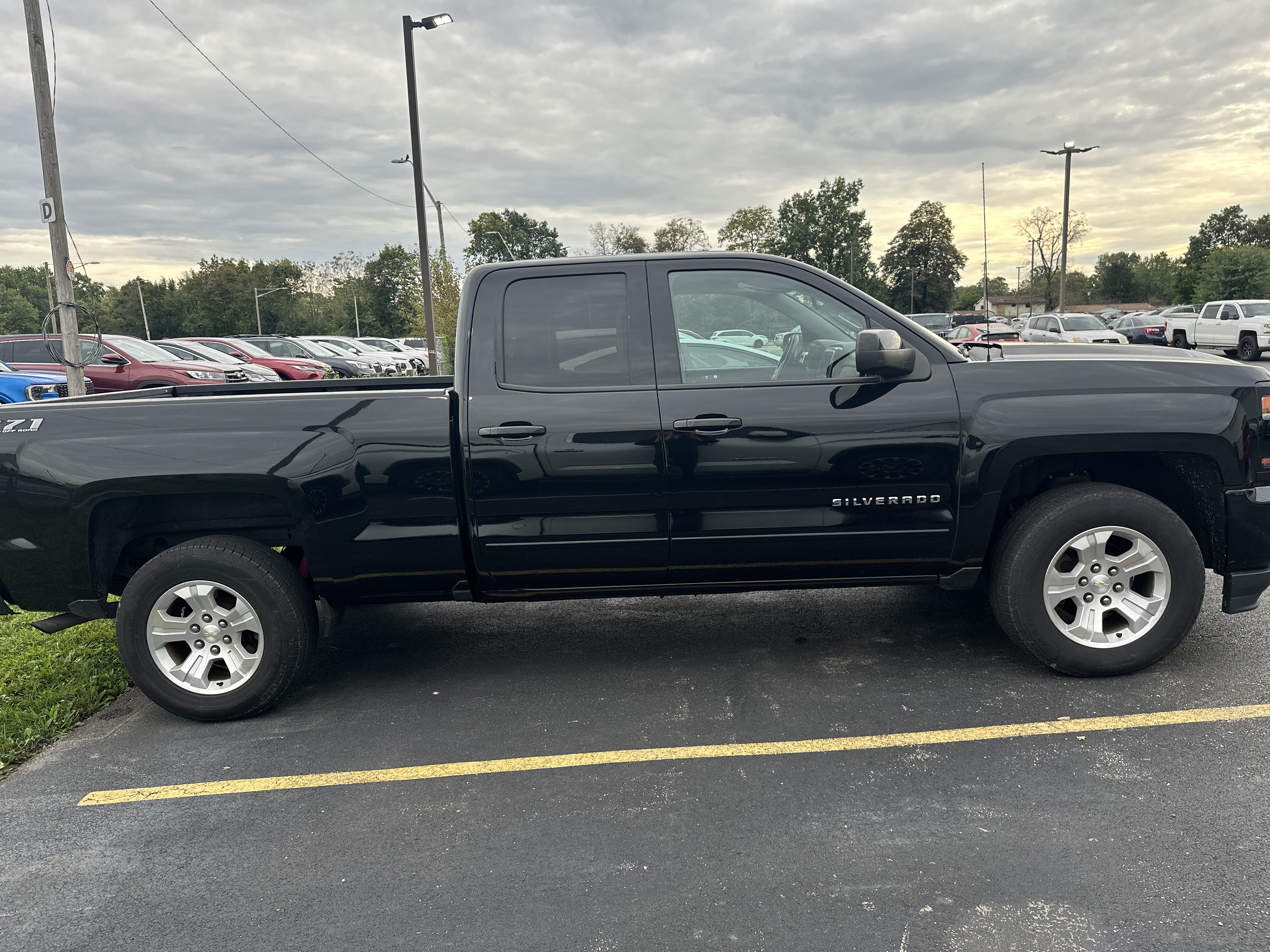 Used 2019 Chevrolet Silverado 1500 LT w/ All Star Edition AWD/4WD image 3