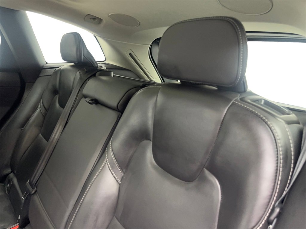 Used 2022 Volvo XC60 B5 Inscription w/ Protection Package Premier image 34