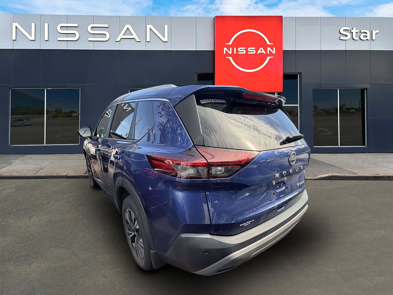Used 2023 Nissan Rogue SV w/ SV Premium B Package AWD/4WD image 3