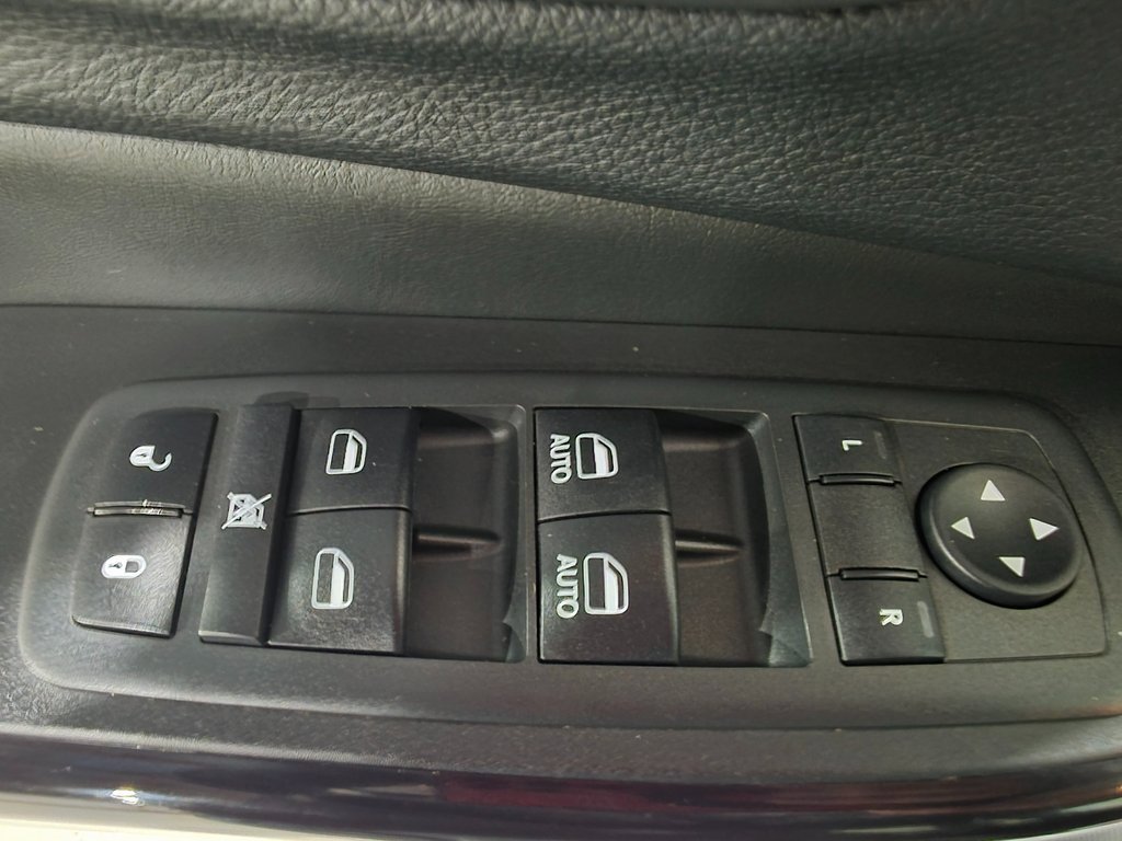 Used 2019 Jeep Cherokee Altitude image 19