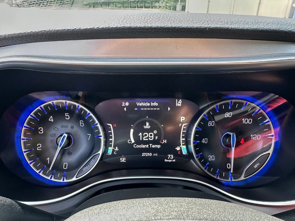 Used 2025 Chrysler Pacifica Limited FWD image 33