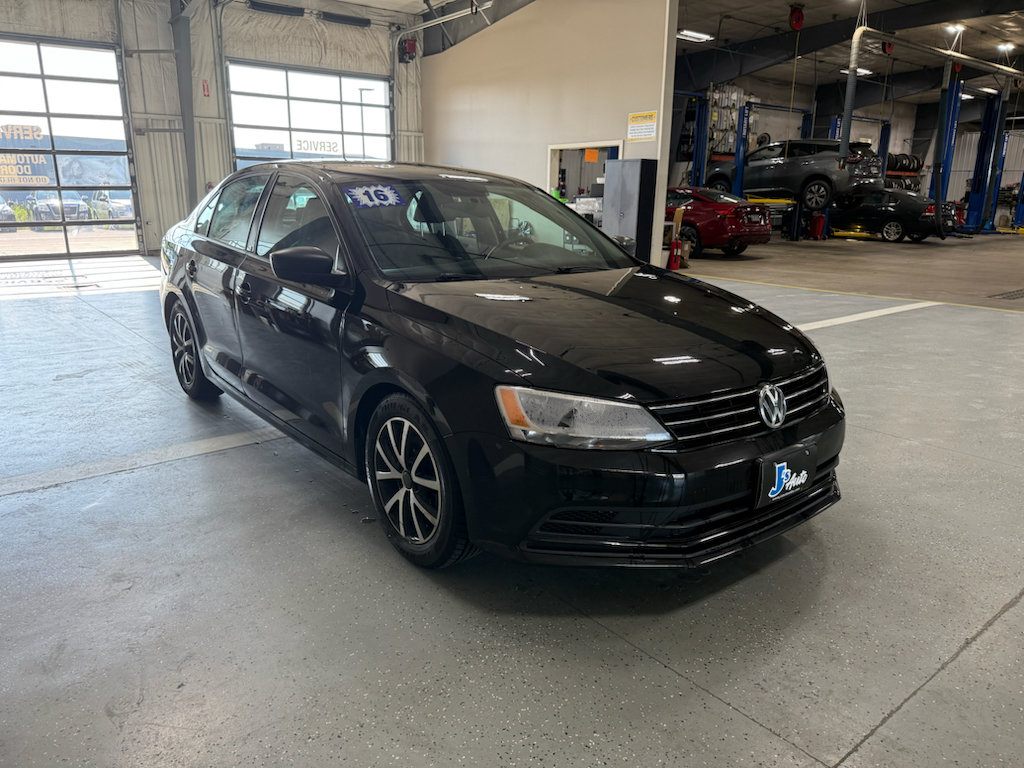 Used 2016 Volkswagen Jetta SE FWD image 4