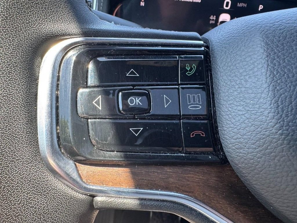 Used 2024 Jeep Grand Wagoneer L 4WD image 19