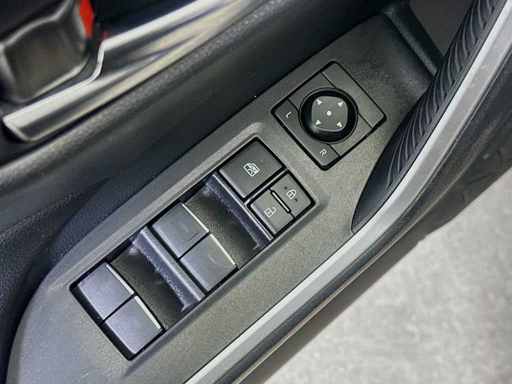 Used 2022 Toyota RAV4 SE w/ Convenience Package image 18