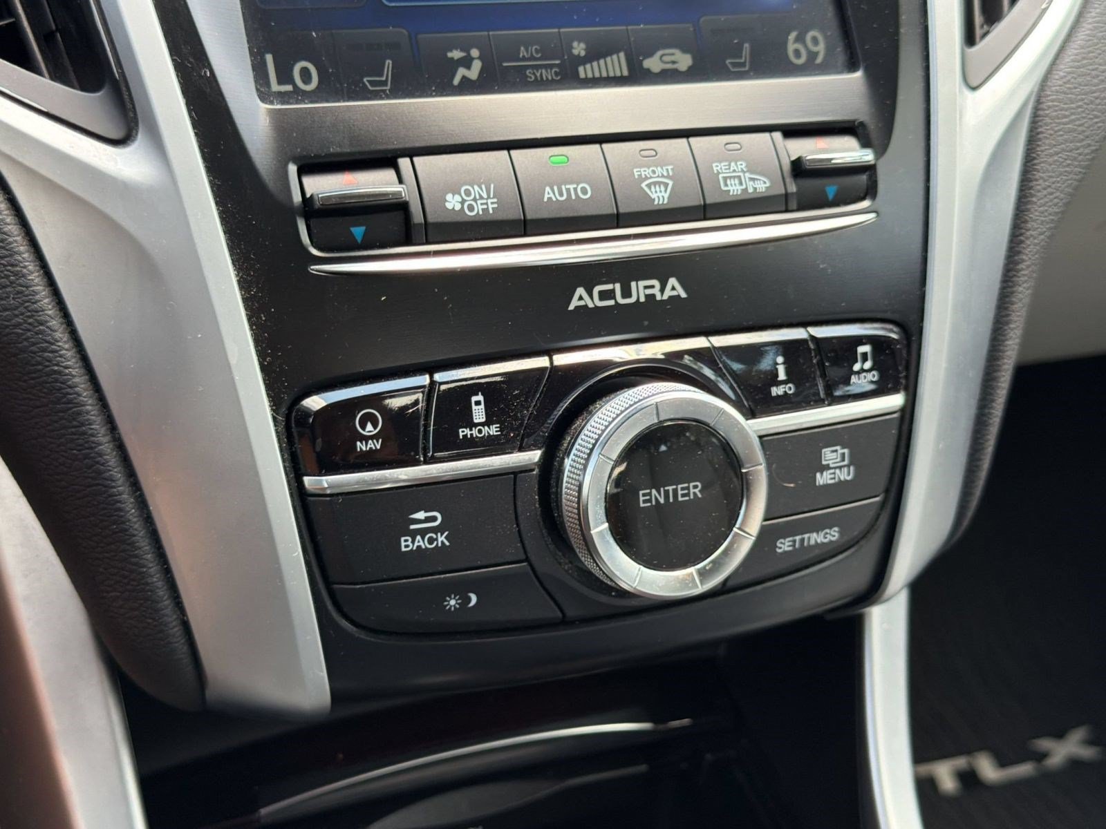 Used 2015 Acura TLX V6 SH-AWD w/ Technology Pkg image 15