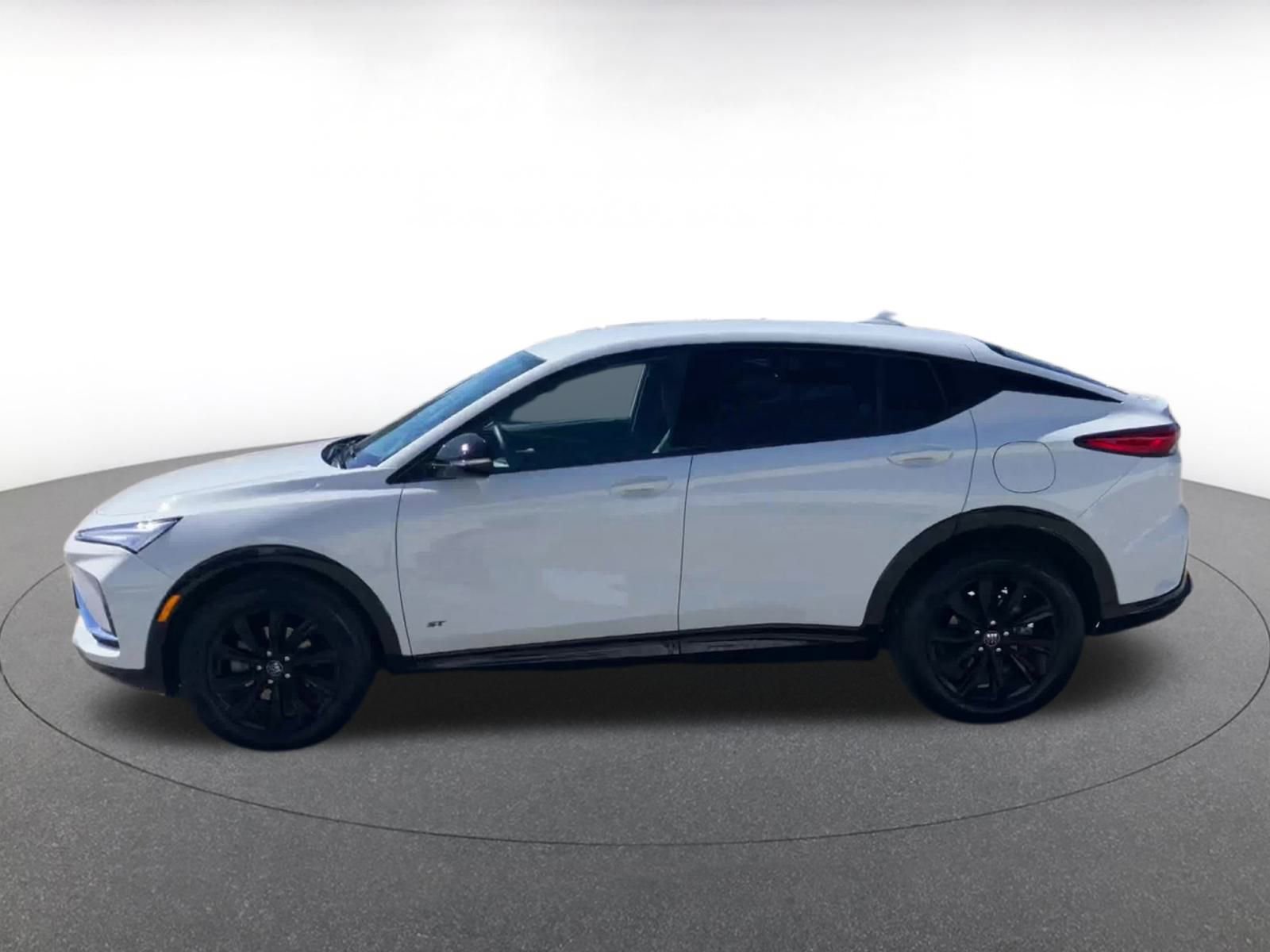 Used 2025 Buick Envista Sport Touring image 9