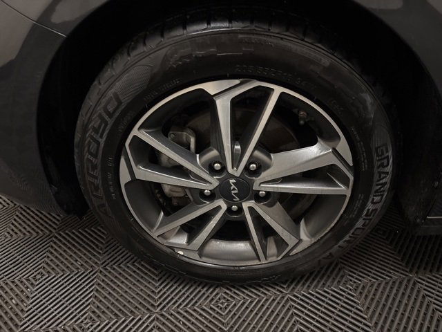 Certified 2022 Kia Forte LXS image 23