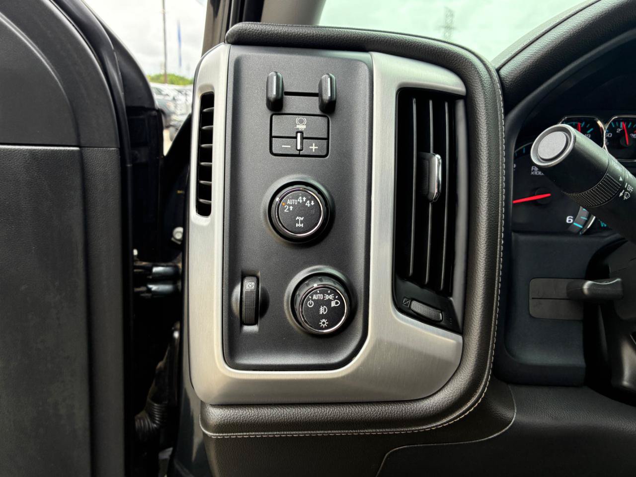 Used 2017 GMC Sierra 1500 SLT AWD/4WD image 25
