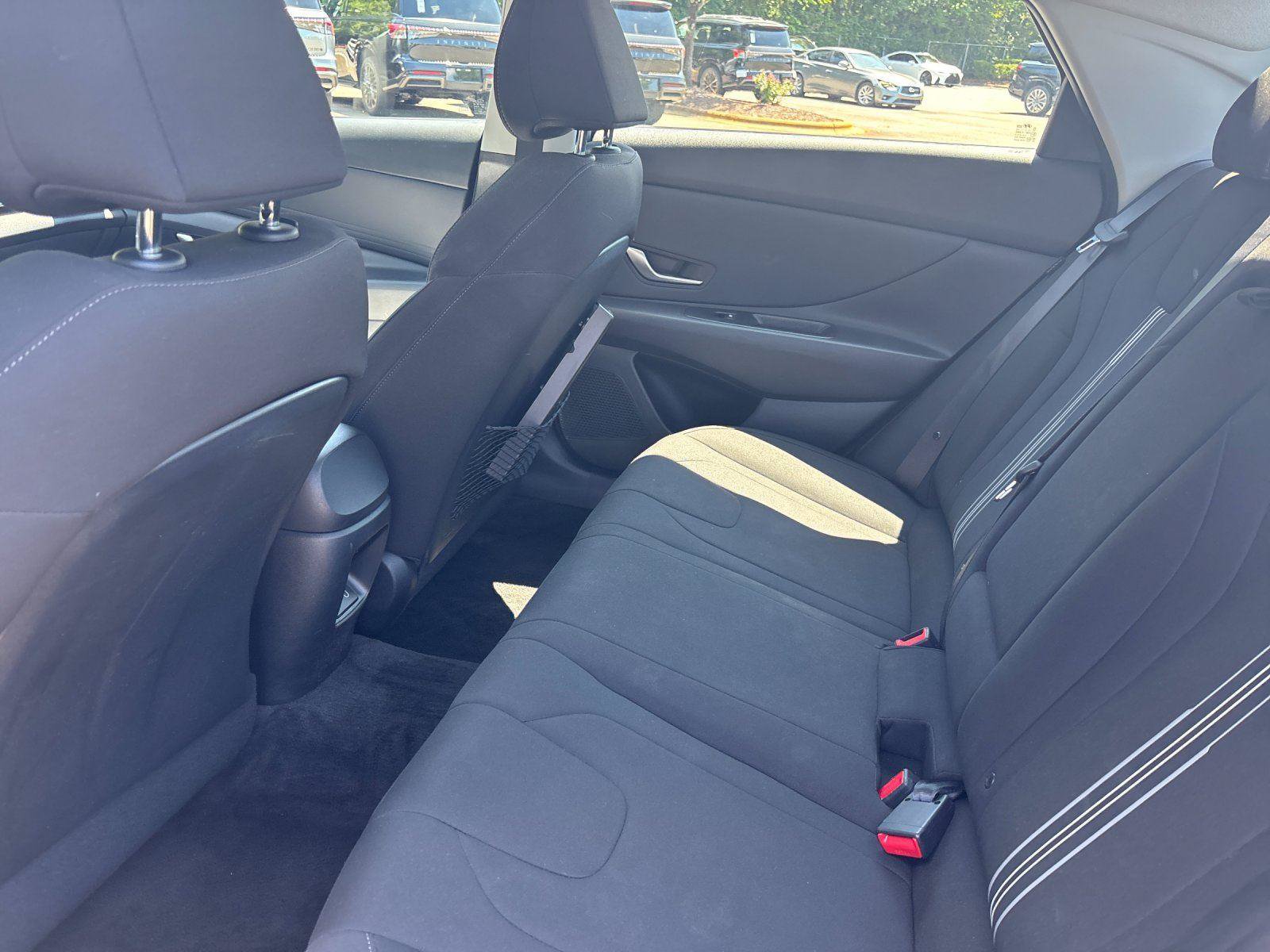 Used 2025 Hyundai Elantra SEL FWD image 33