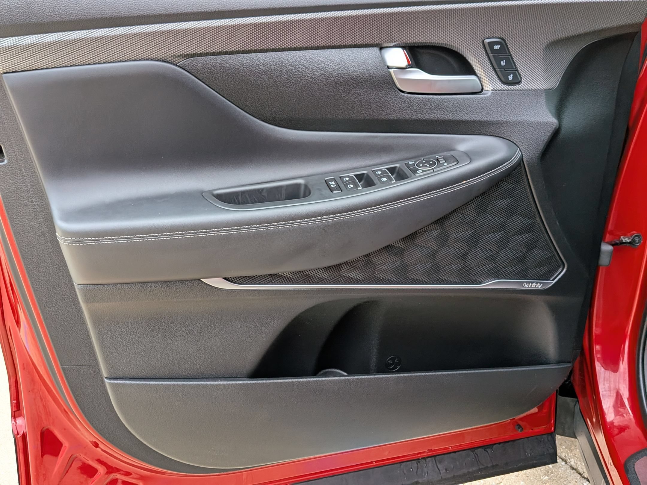 Used 2019 Hyundai Santa Fe AWD image 12