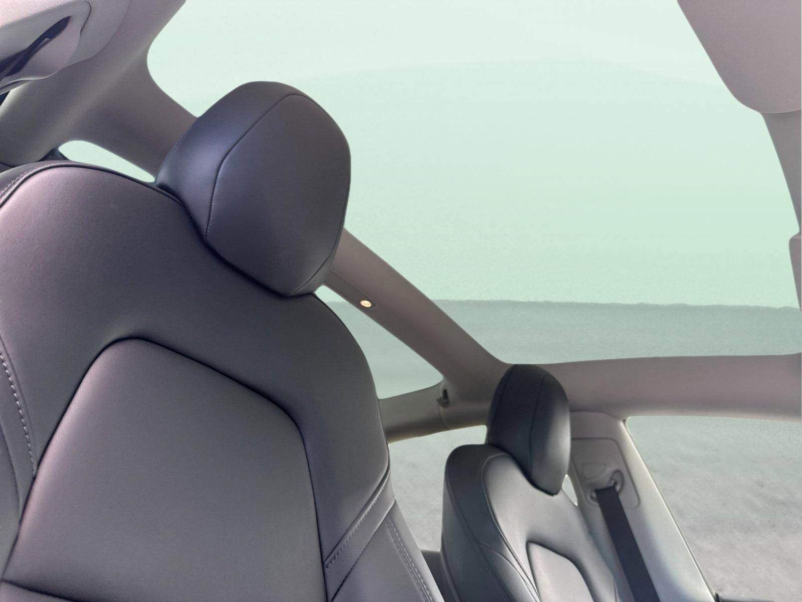 Used 2018 Tesla Model 3 Long Range image 16