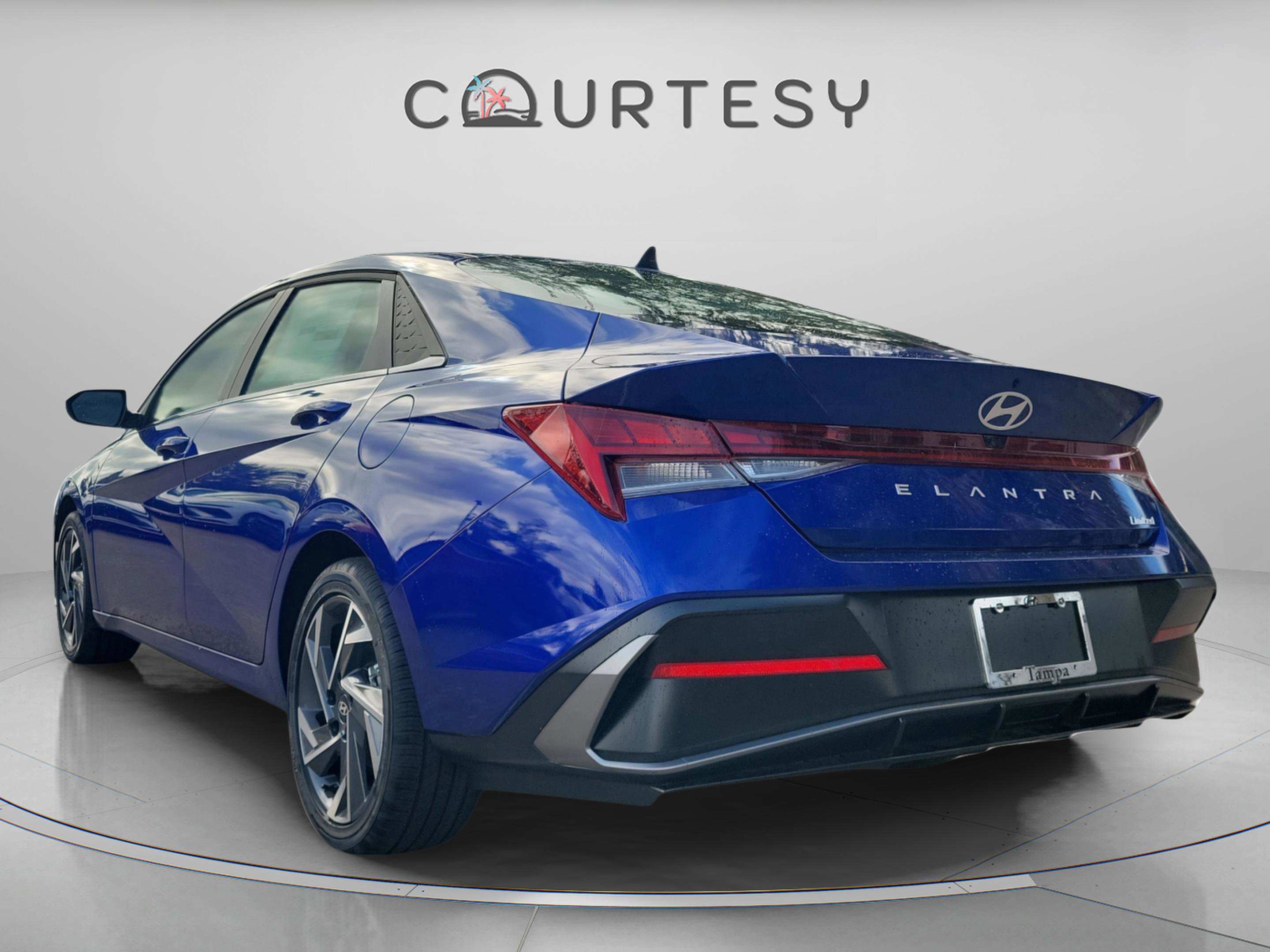 New 2026 Hyundai Elantra Limited image 3