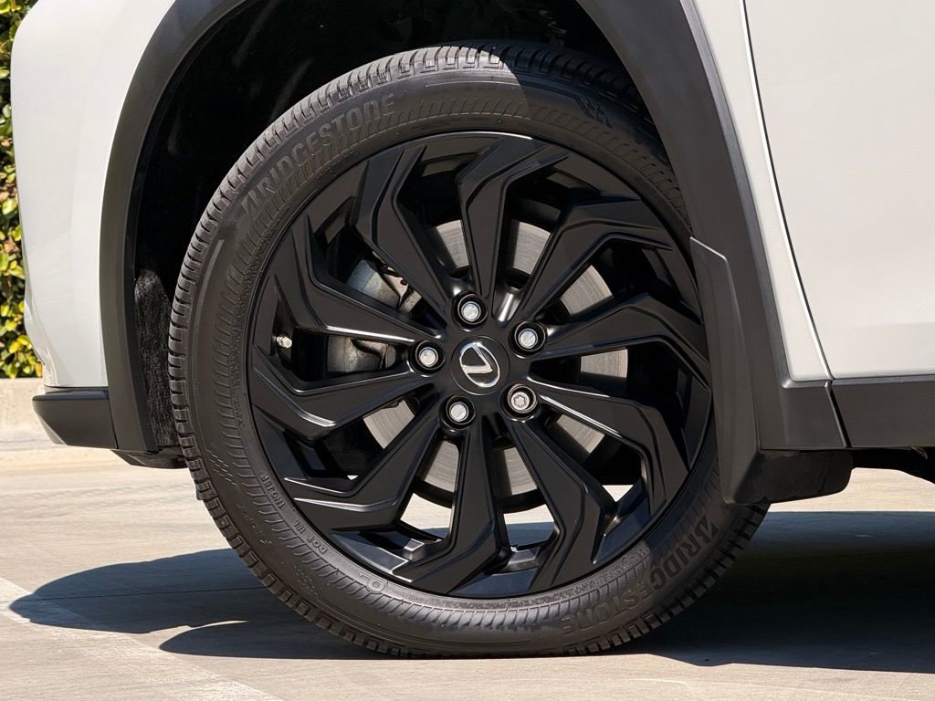 Certified 2024 Lexus UX 250h FWD image 9