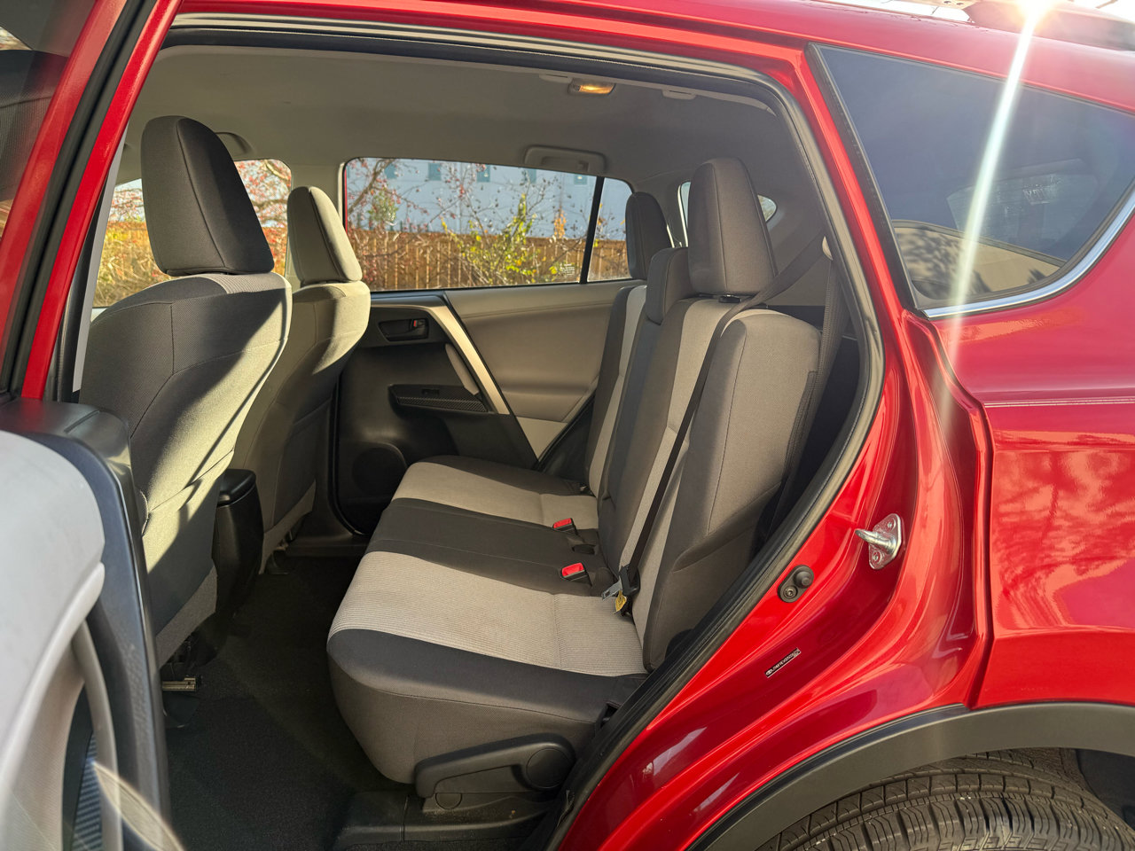 Used 2013 Toyota RAV4 LE image 15