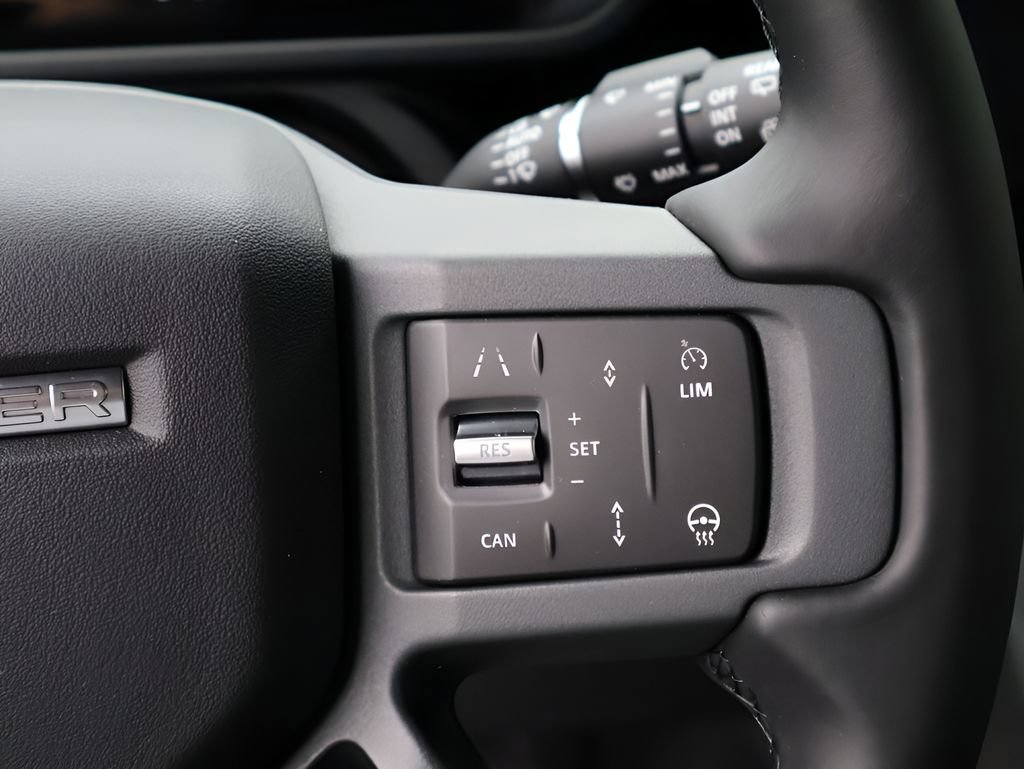New 2026 Land Rover Defender 110 X-Dynamic SE AWD/4WD image 32