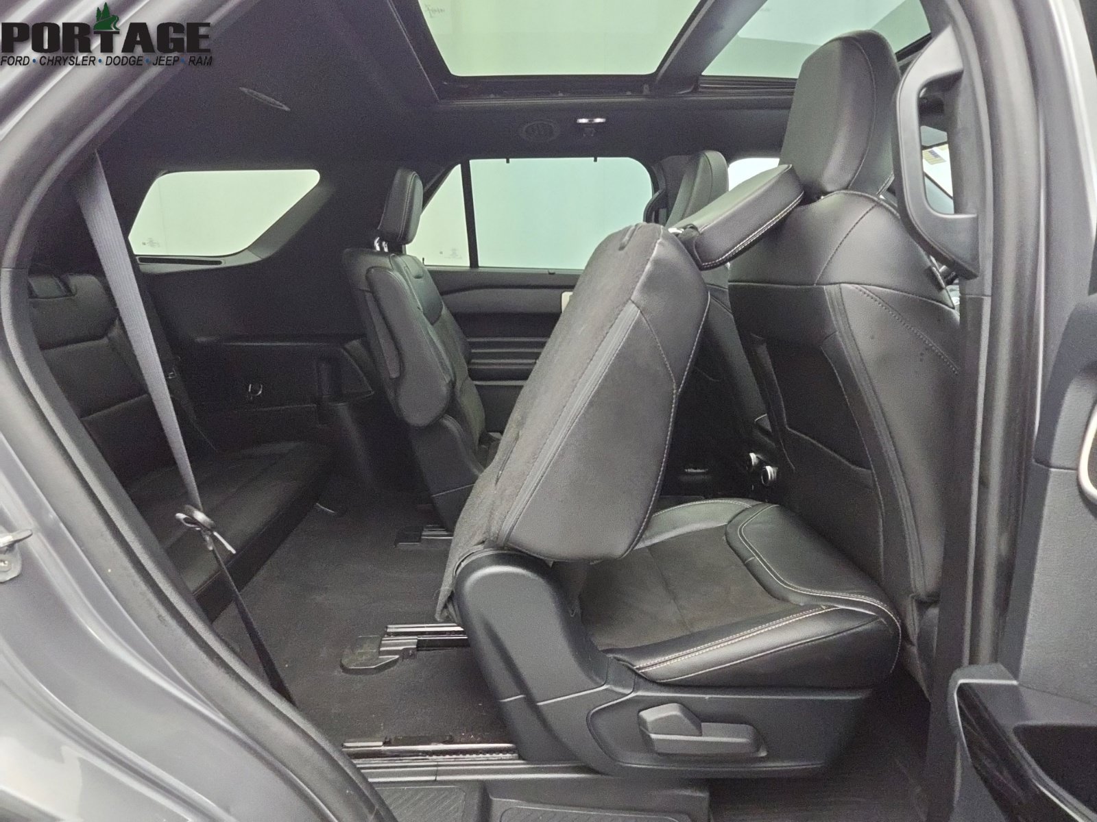 Used 2023 Ford Explorer ST AWD/4WD image 43
