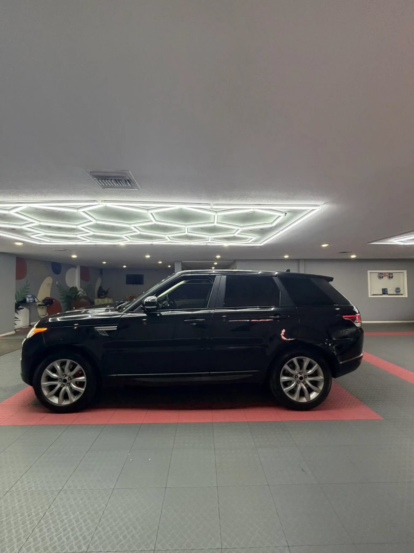 Used 2015 Land Rover Range Rover Sport Supercharged AWD/4WD image 3