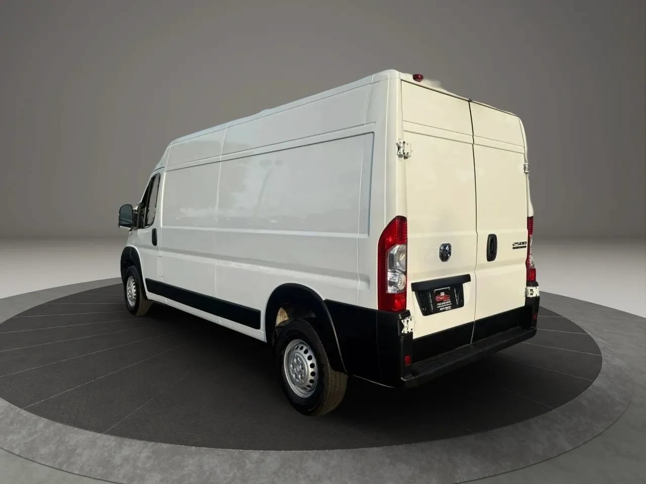 Used 2025 RAM ProMaster 2500 w/ Convenience Group FWD image 9