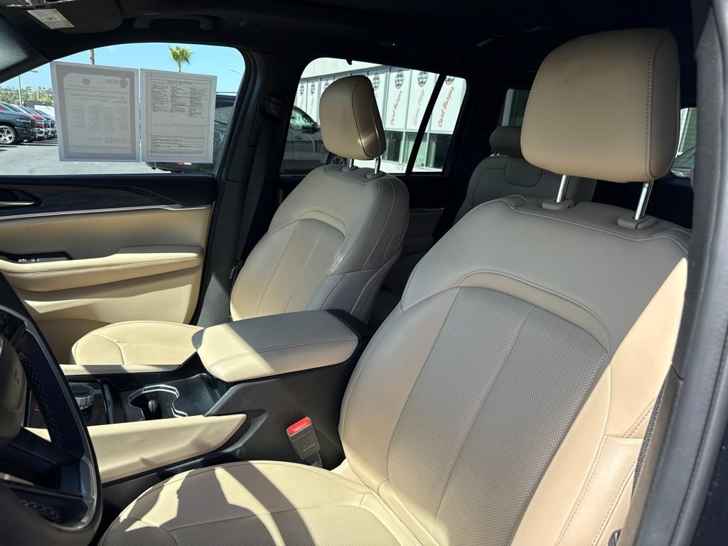 Certified 2024 Jeep Grand Cherokee Limited w/ Luxury Tech Group II RWD image 18