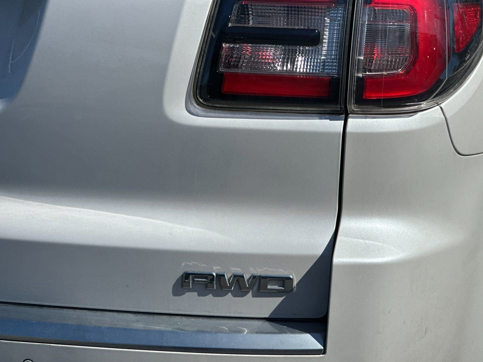 Used 2016 GMC Acadia SLT image 25