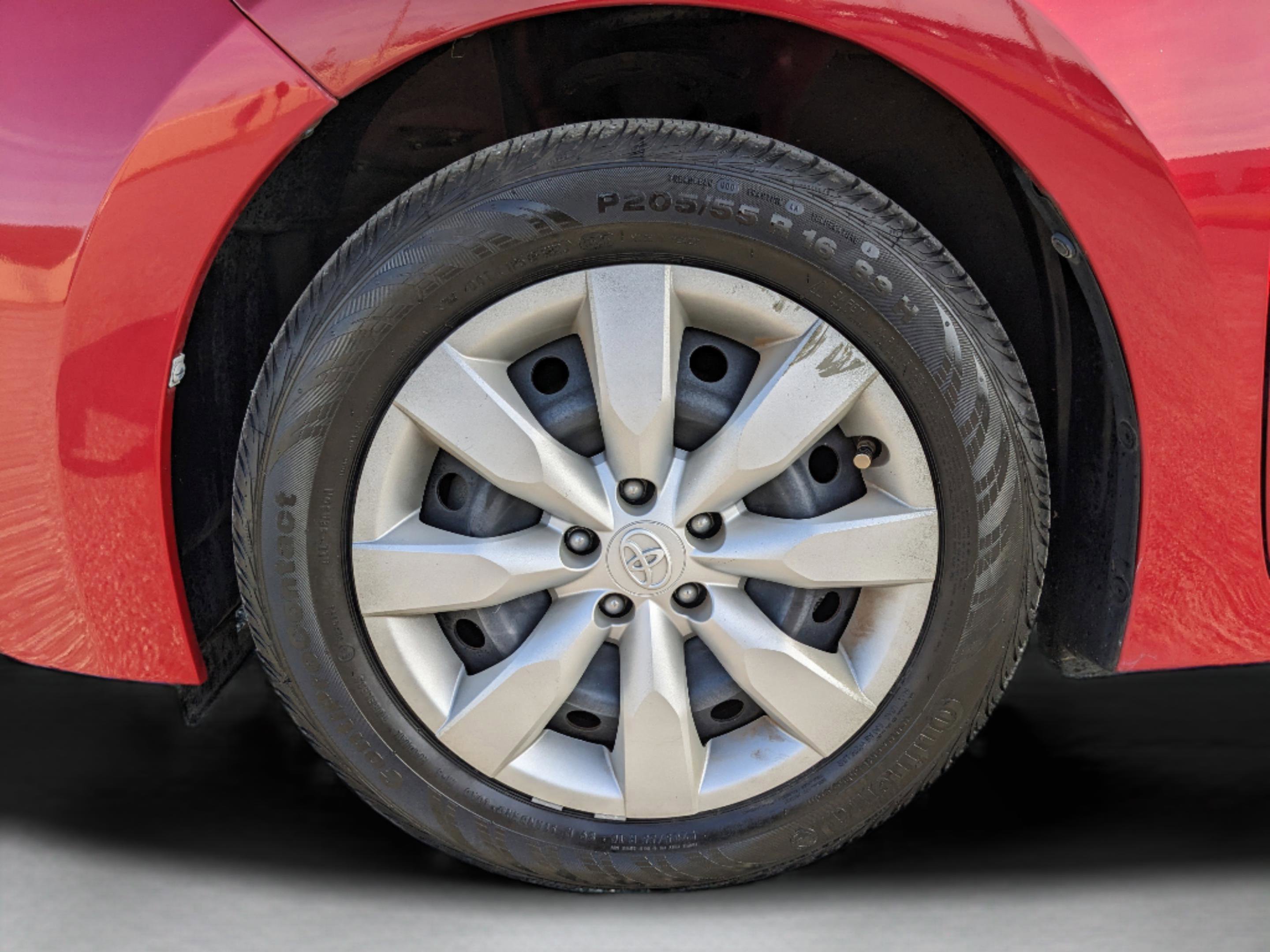 Used 2016 Toyota Corolla LE image 11