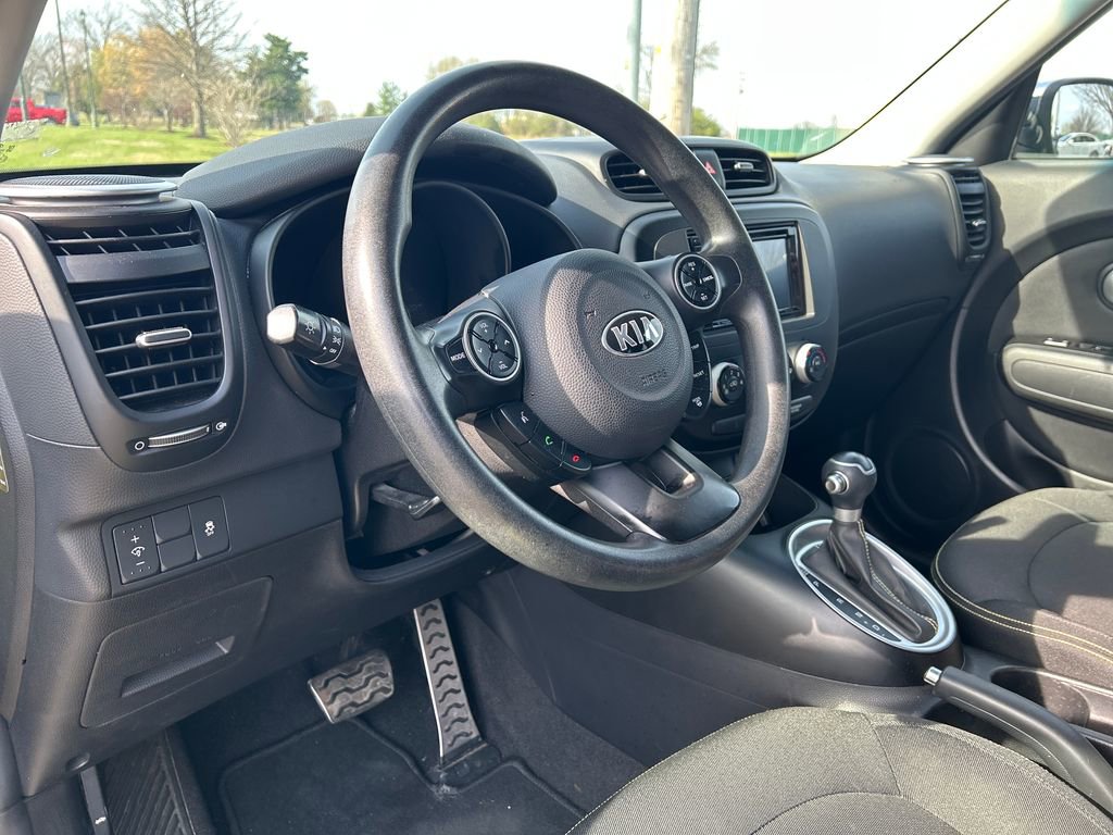 Used 2014 Kia Soul + image 9