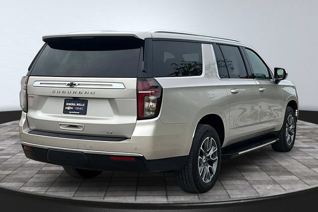 Used 2024 Chevrolet Suburban LT RWD image 6