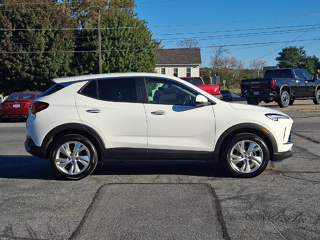 Used 2025 Buick Encore GX Preferred AWD/4WD image 7