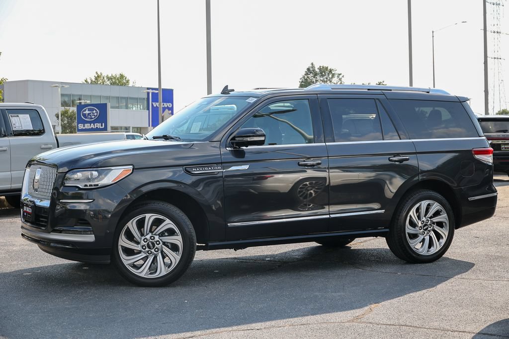 Used 2024 Lincoln Navigator Reserve AWD/4WD image 28