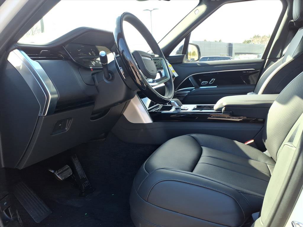 New 2026 Land Rover Range Rover SE image 17
