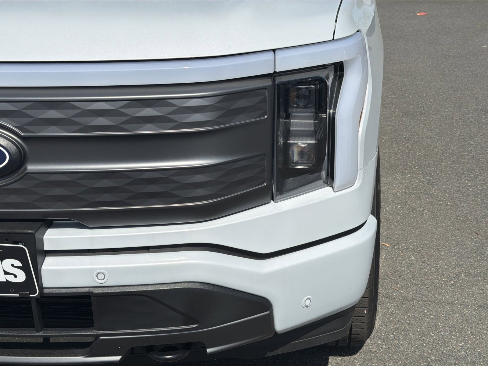 New 2025 Ford F150 Lightning Lariat image 14