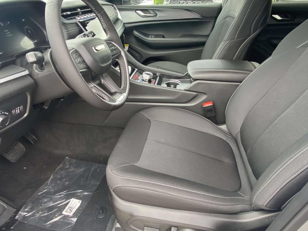 New 2026 Jeep Grand Cherokee Laredo RWD image 13
