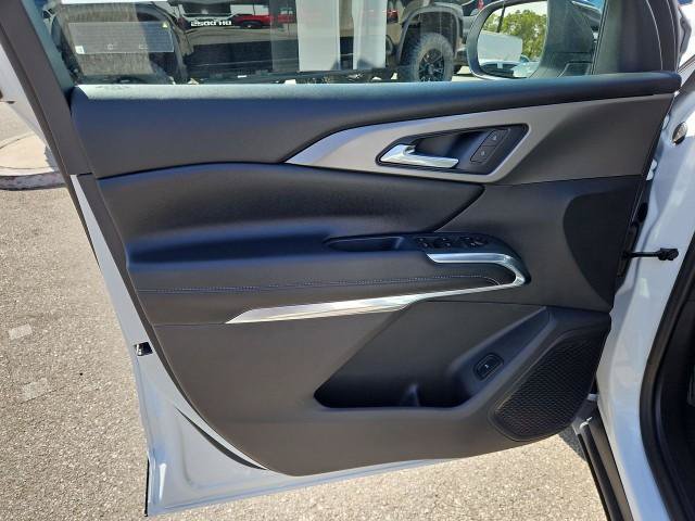New 2027 Chevrolet Traverse LT w/ LPO, Cargo Package FWD image 22