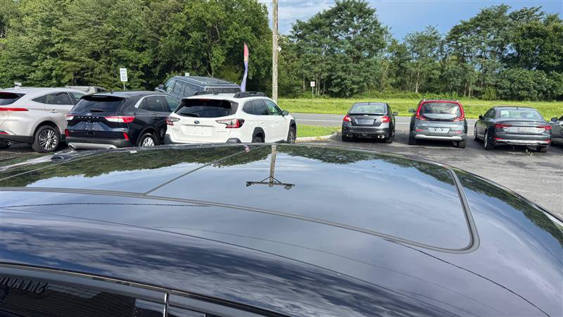 Used 2020 Porsche Macan w/ Premium Package Plus AWD/4WD image 28