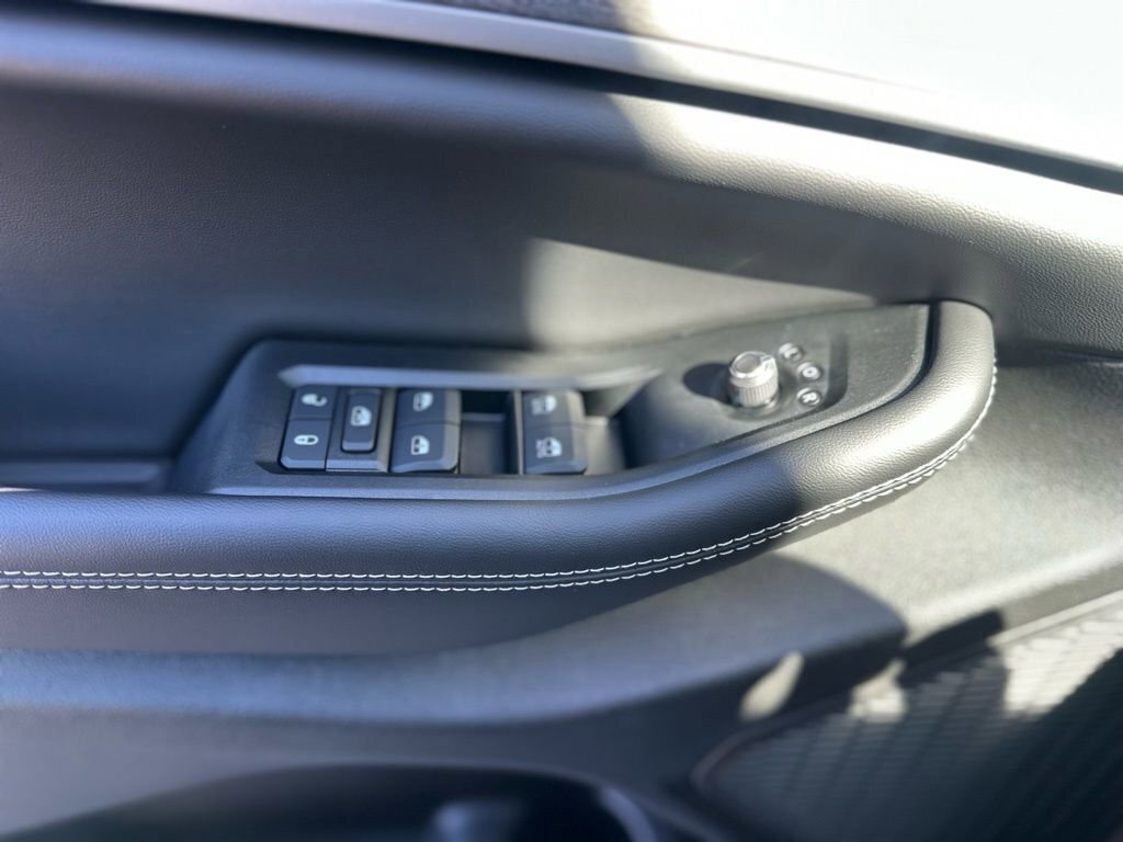 New 2026 Jeep Grand Cherokee Altitude image 33