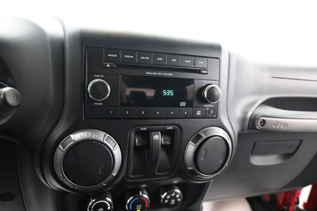 Used 2014 Jeep Wrangler Sport w/ Quick Order Package 24S AWD/4WD image 18