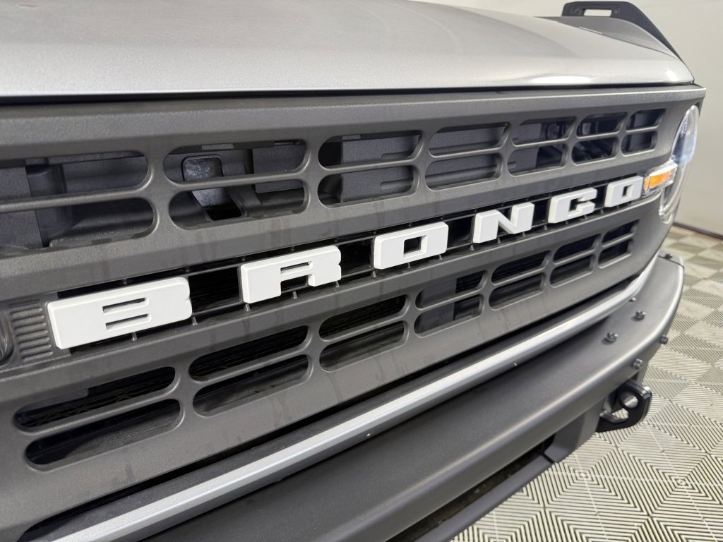 Used 2023 Ford Bronco Black Diamond image 10